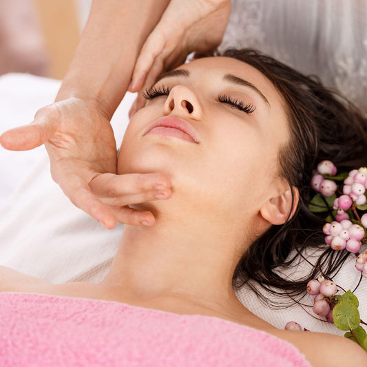 Luxury Facial Massage 70 mins